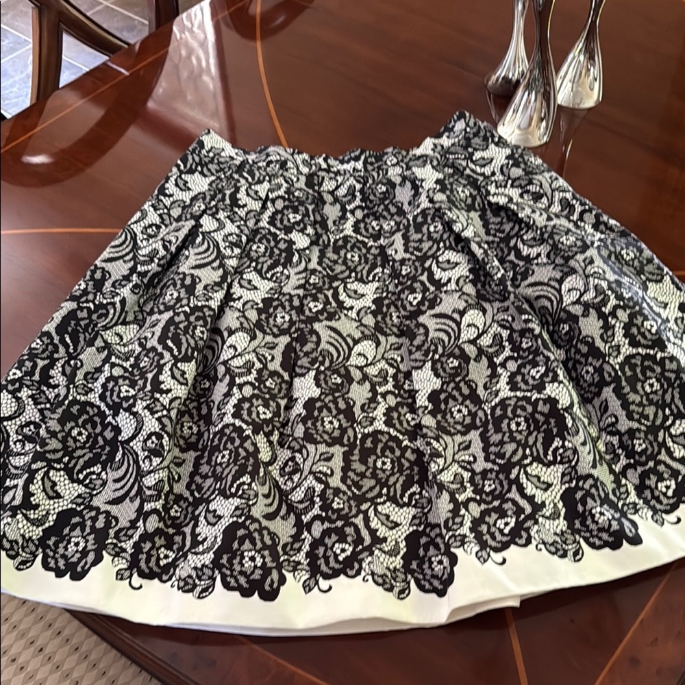White House Black Market Black and White Skirt